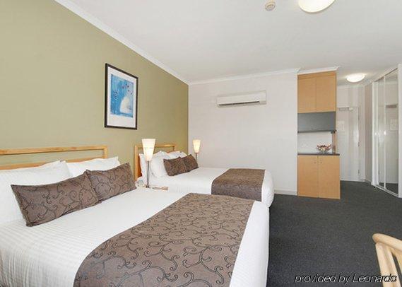 The Woden Hotel Phillip Room photo